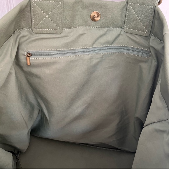 FREE PEOPLE Ventura Vegan Green Tote Bag - Hard to Find - Sold Out in Stores - Picture 6 of 6